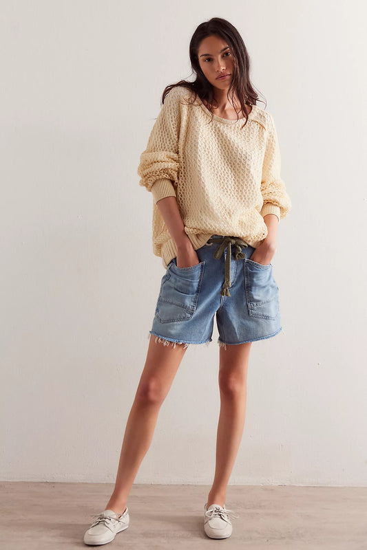 Utility Drawstring Denim Shorts – Medium Wash Frayed Raw-Hem Cargo Denim