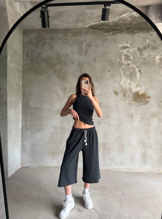 Cotton Lounge Set: Ribbed High-Neck Tank & Cropped Wide-Leg Sweatpants - Black Color -