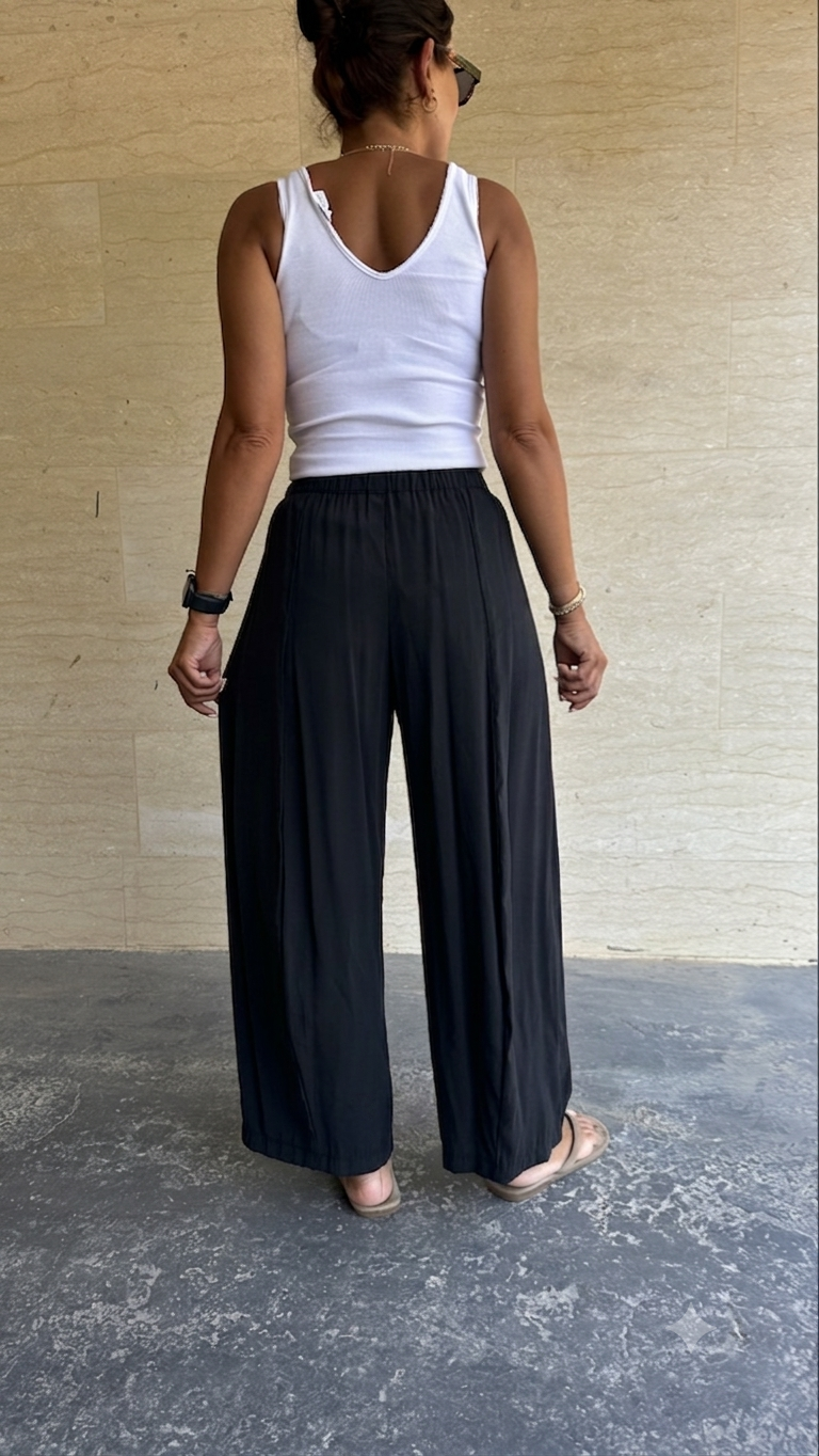 Relaxed Drawstring Wide-Leg Pants -Black Color-