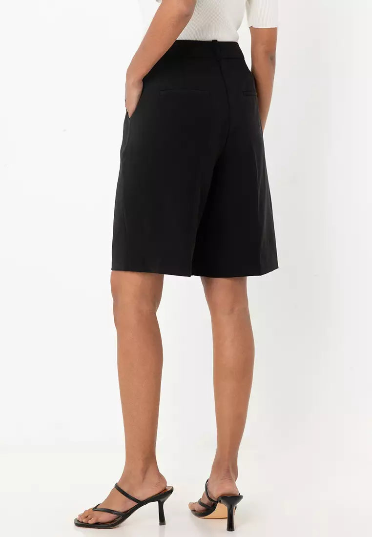 Bermuda Short - Black Color