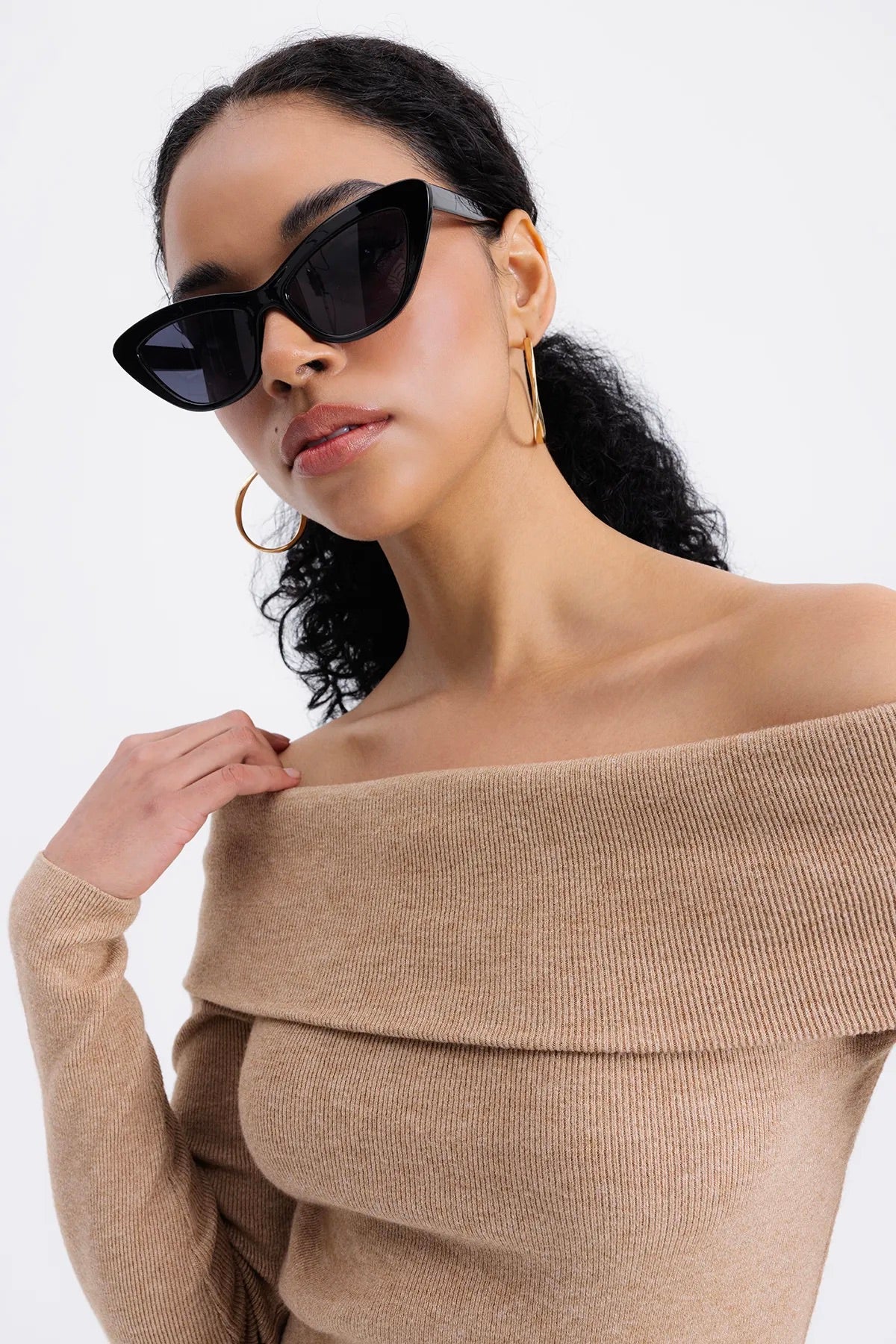 Tricot Off-Shoulder Beige Color