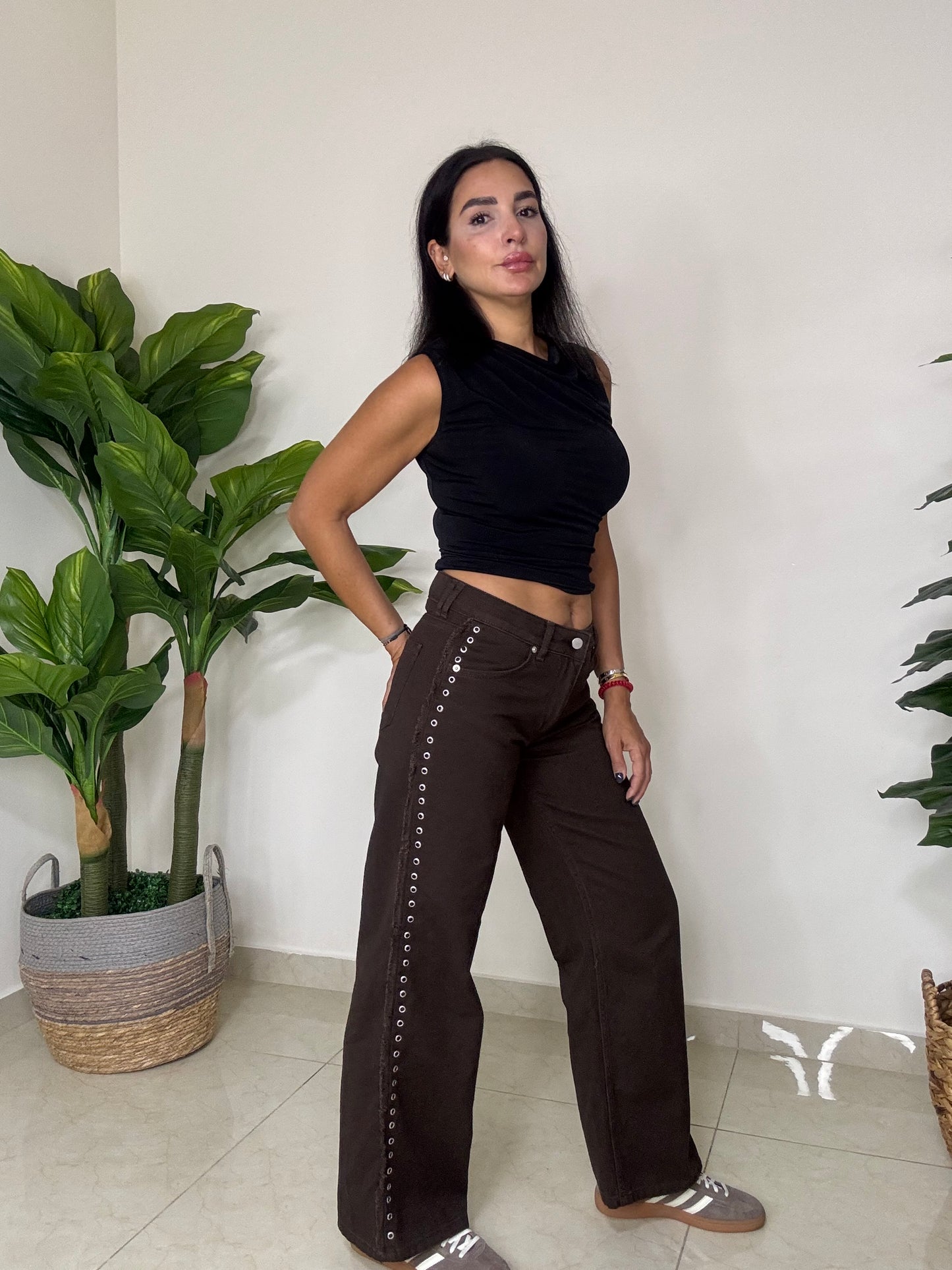 Frayed Denim Jeans straight-leg trousers with Eyelets - Mid Waist- Brown Color