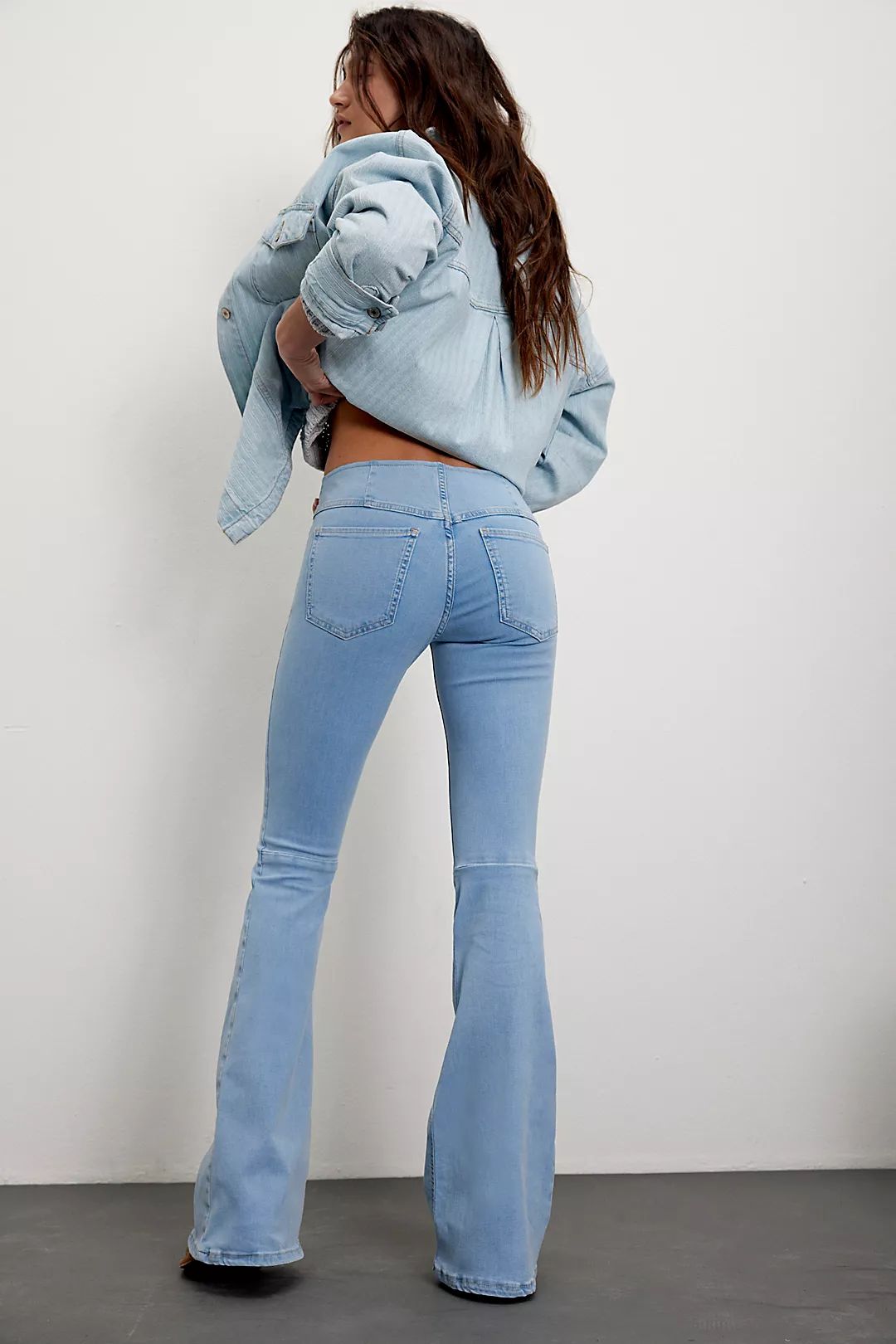 The Contour Flare Legging in Light Wash