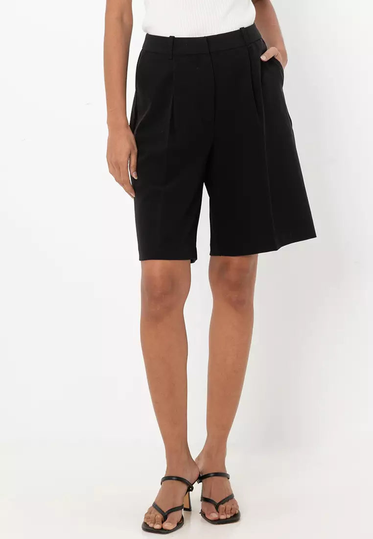 Bermuda Short - Black Color
