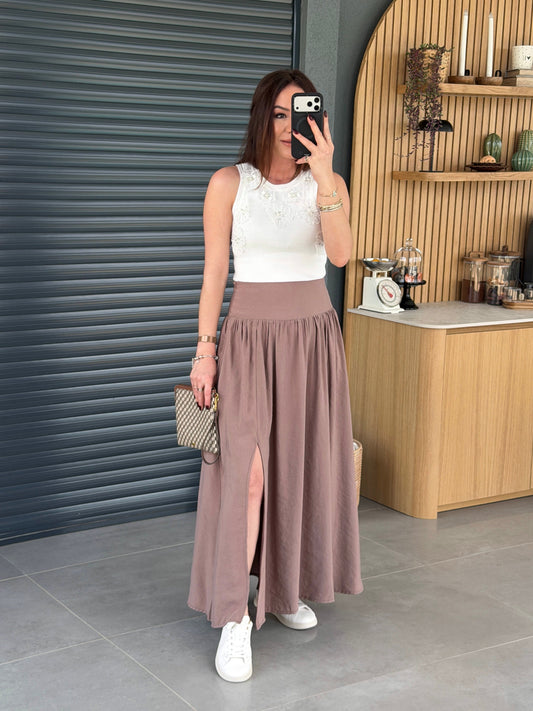 The High-Rise Flared Maxi Skirt -Mocha Color-
