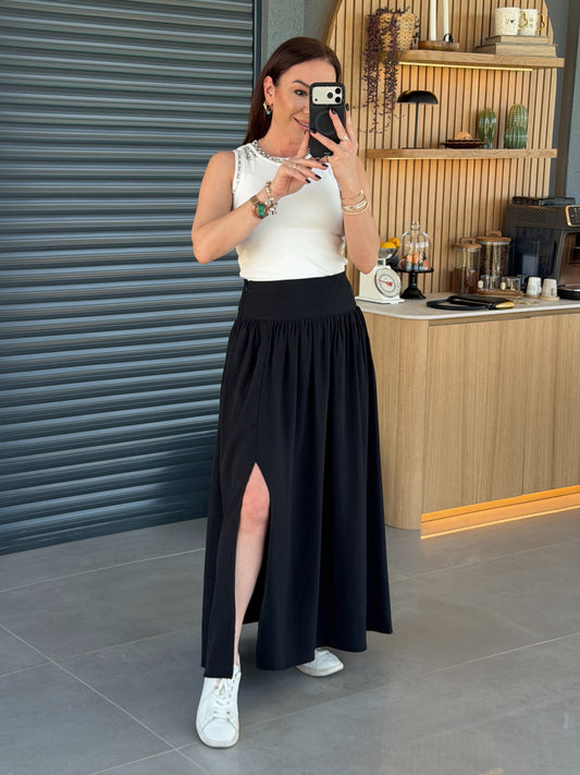 The High-Rise Flared Maxi Skirt -Black Color-