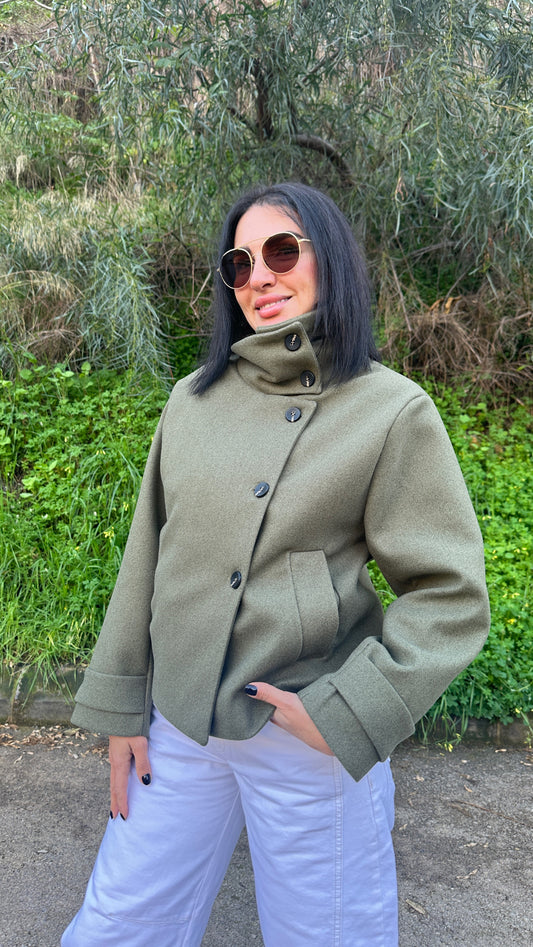 That jacket is a total mood, the structure of the collar and that olive green are perfect for catching eyes