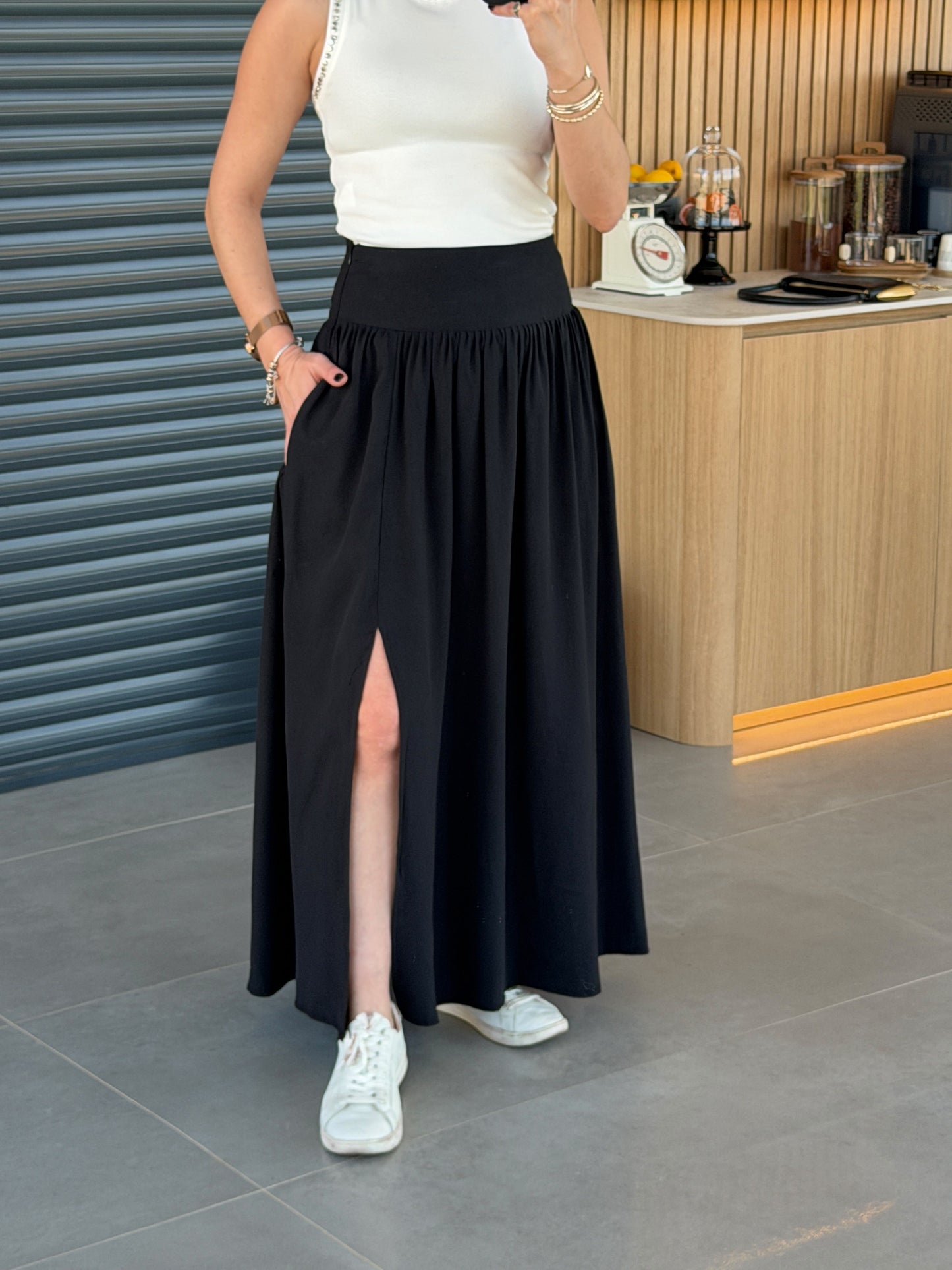 The High-Rise Flared Maxi Skirt -Black Color-