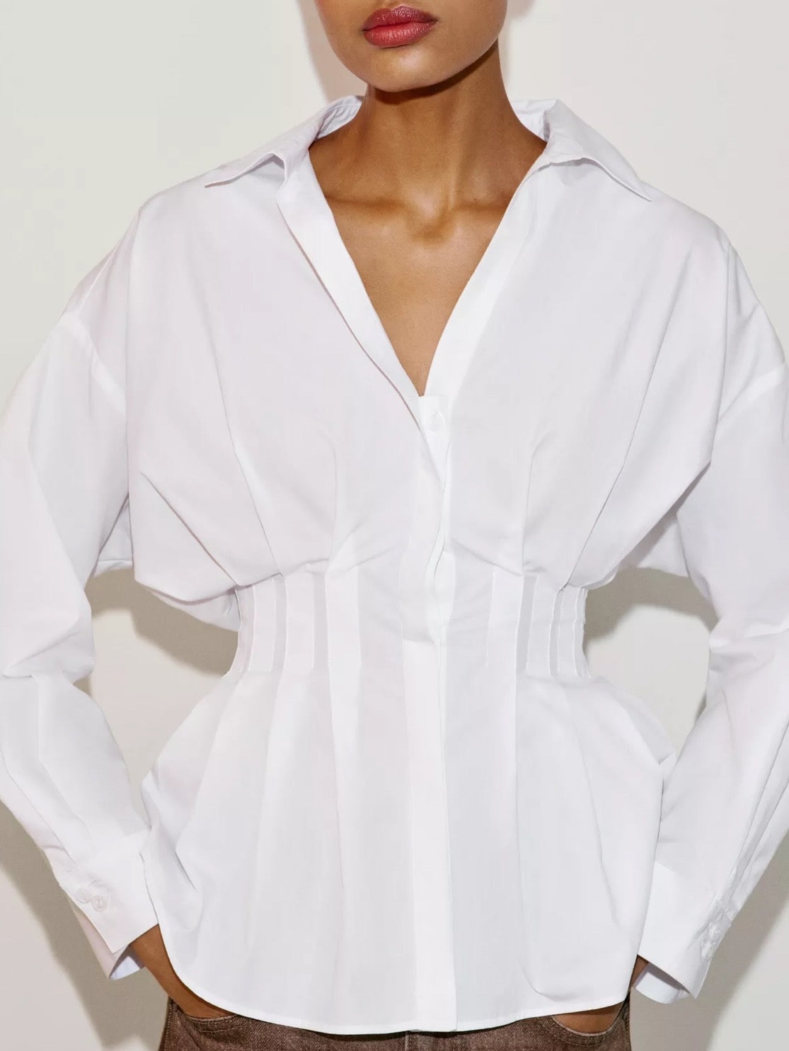 Sculpted Waist Poplin Shirt -White Color-
