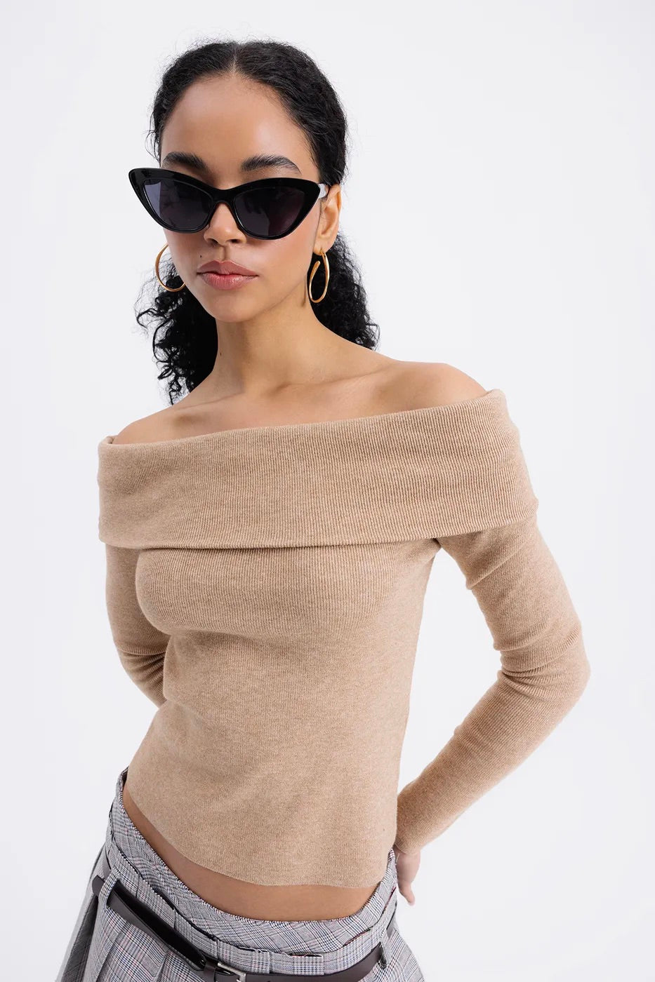 Tricot Off-Shoulder Beige Color