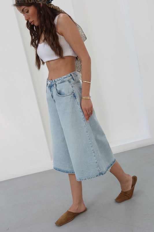The Wayback Ultra-Wide Denim Bermuda Shorts – Light Wash -